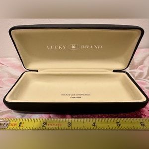 Lucky Brand glasses case - black
